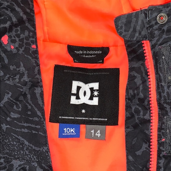 Snowboarding Jacket - Picture 2 of 3